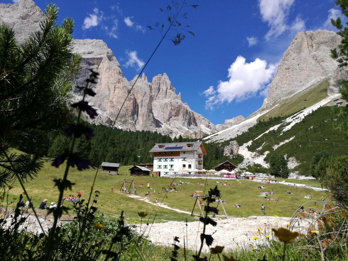 Hotel Rifugio Stella Alpina Spiz Piaz per escursionisti Pozza di Fassa Esterno foto