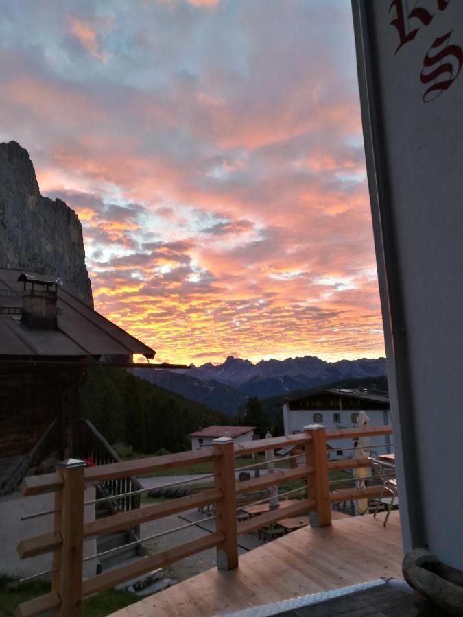 Hotel Rifugio Stella Alpina Spiz Piaz per escursionisti Pozza di Fassa Esterno foto