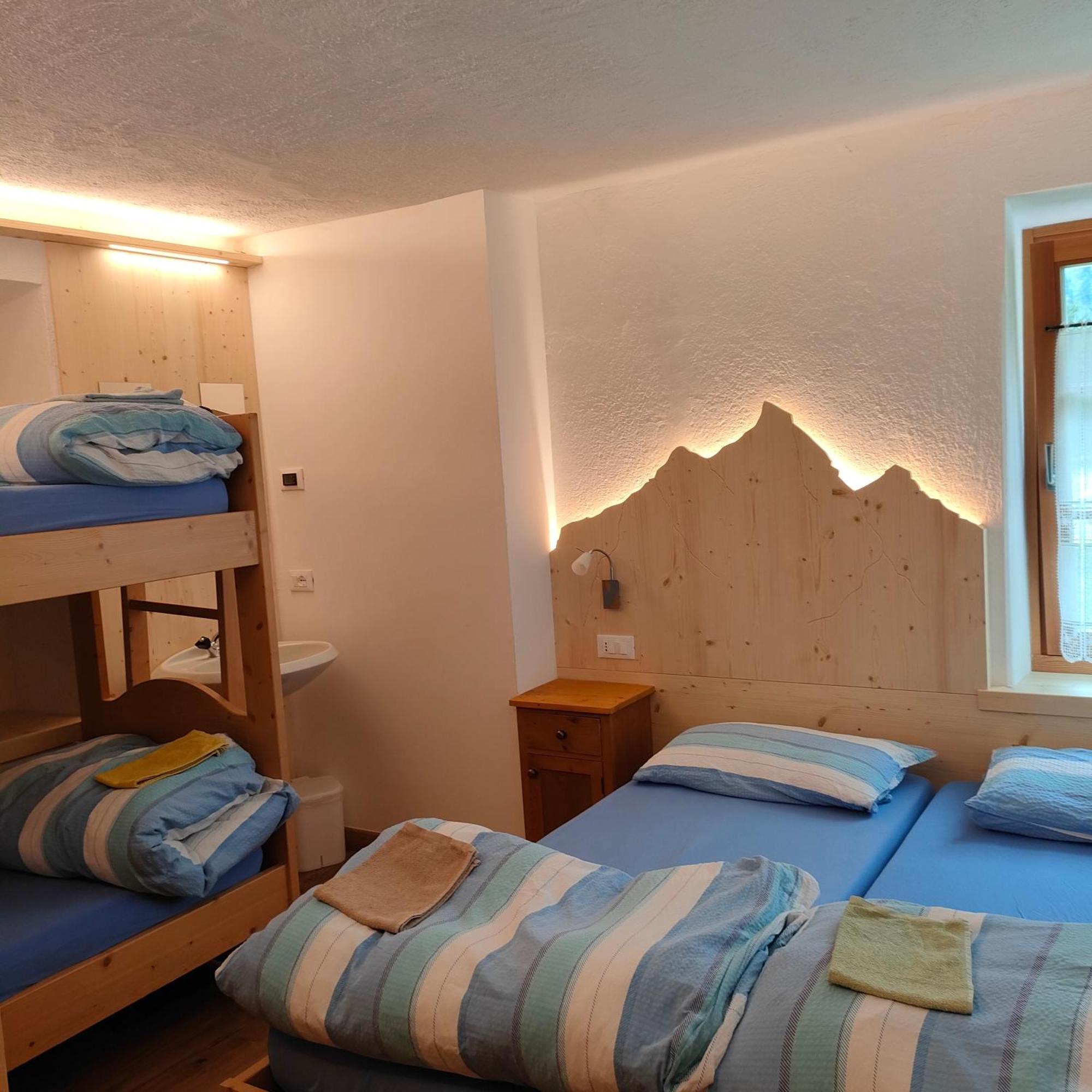 Hotel Rifugio Stella Alpina Spiz Piaz per escursionisti Pozza di Fassa Esterno foto